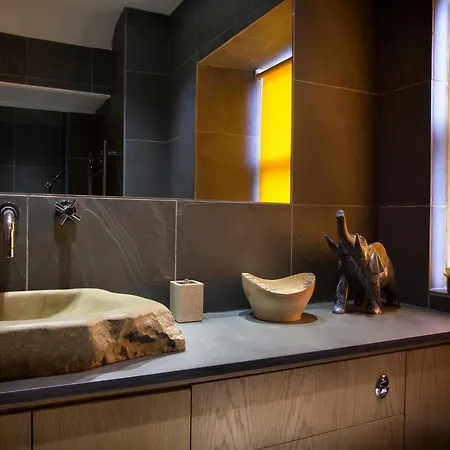 בית נופש 2 Bed In Lcc75 קרטמל