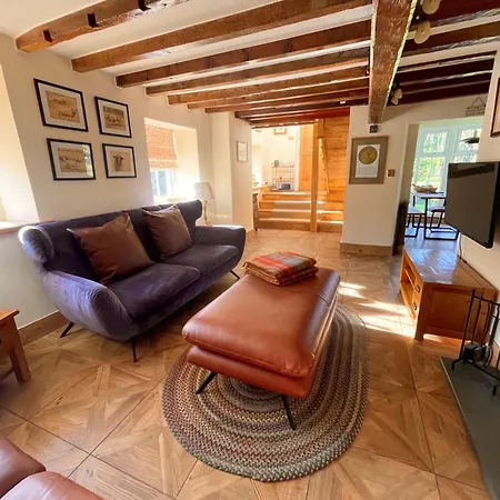 Holiday home 2 Bed In Lcc75 *