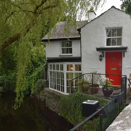 Holiday home 2 Bed In Lcc75 *